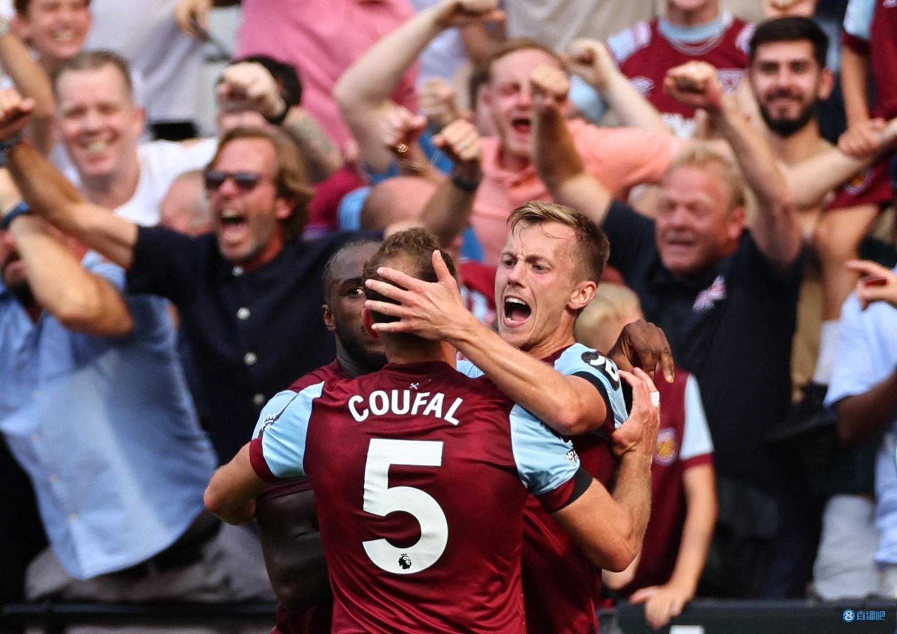 周懿楠背后 周懿楠背后